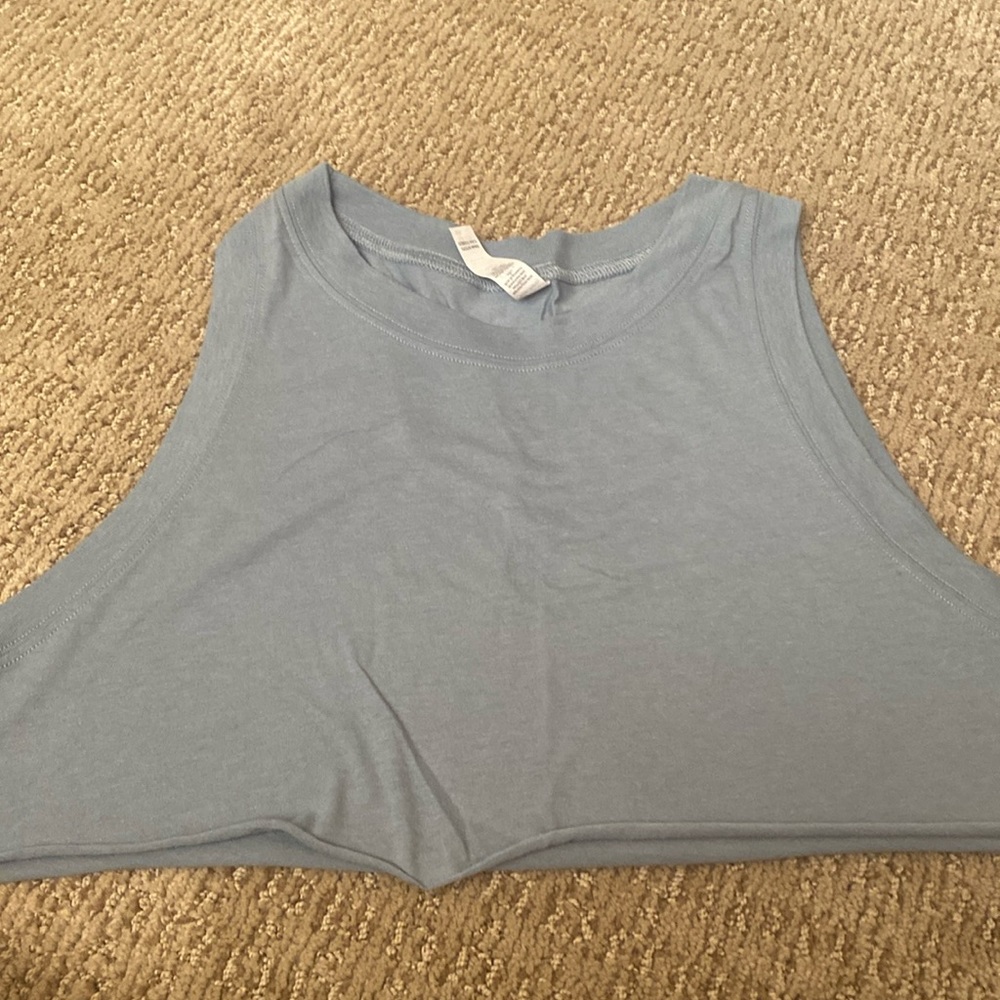 Alo Yoga tee